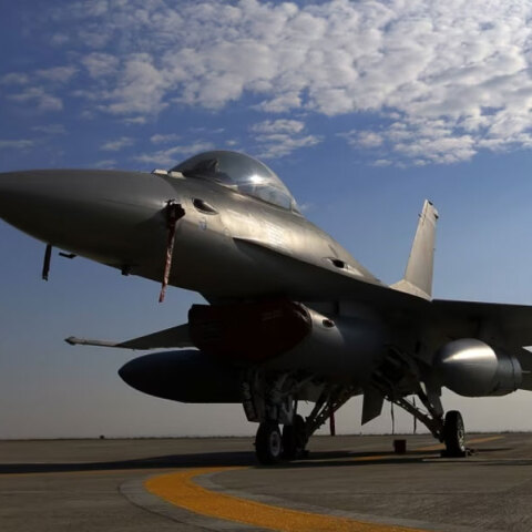 Μαχητικά F-16 από τη Δύση ζητά η Ουκρανία για να πολεμήσει τη Ρωσία