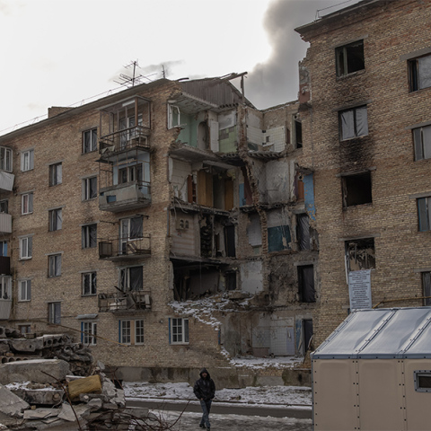 Κατεστραμμένο κτήριο από ρωσικούς βομβαρδισμούς στο Κίεβο