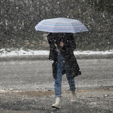 Κακοκαιρία «Μπάρμπαρα» - Επικαιροποιήθηκε το Έκτακτο Δελτίο της ΕΜΥ: Πού και πότε θα χιονίσει