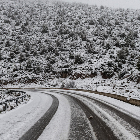 Χιονισμένος δρόμος