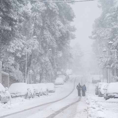 Πυκνή χιονόπτωση στον Διόνυσο