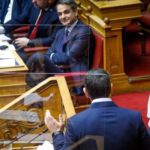 Τσίπρας σε Μητσοτάκη: Βάζετε Ένοπλες Δυνάμεις και εθνικά θέματα στην αρένα της μικροπολιτικής