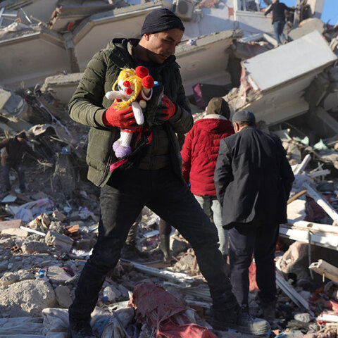 Ο σεισμός στην Τουρκία ισοπέδωσε σπίτια