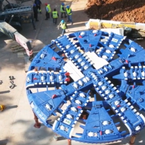 Στιγμιότυπο από τον πρώτο μετροπόντικα της Γραμμής 4