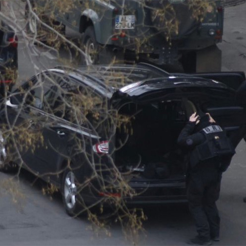 Άνδρας στο Παρίσι άνοιξε πυρ από το μπαλκόνι του