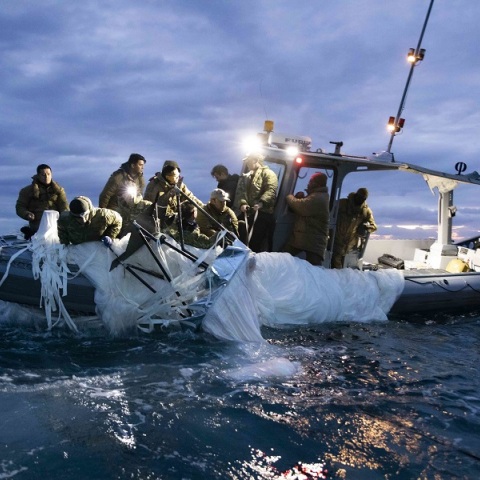 Μπαλόνια: Τι γνωρίζουμε για τα τέσσερα ιπτάμενα αντικείμενα που καταρρίφθηκαν από τις ΗΠΑ