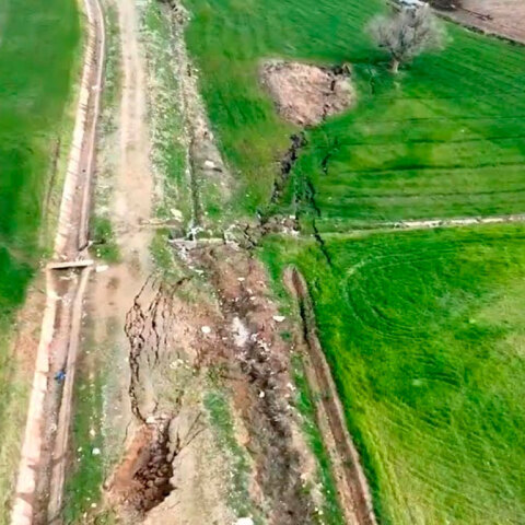 Ρήγμα χιλιομέτρων στην επιφάνεια της γης μετά τον σεισμό στην Τουρκία