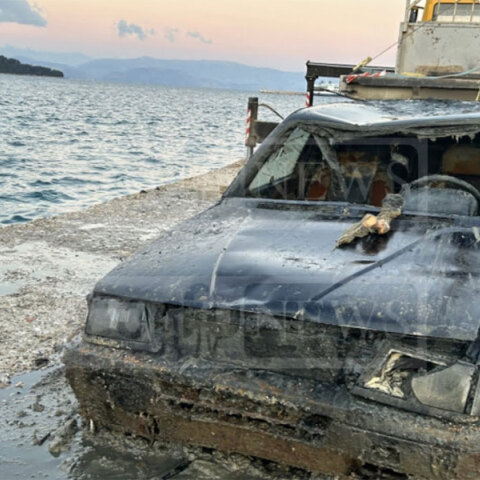 Το αυτοκίνητο που εντοπίστηκε στον βυθό της θάλασσας στην Κέρκυρα