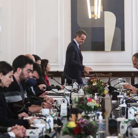 Καλλιτέχνες: Ρυθμίσεις για το μισθολογικό και την εκπαίδευση έφερε η συνάντηση στο Μαξίμου