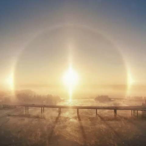 Ένα τέλειο ηλιακό φωτοστέφανο από το φακό του Göran Strand