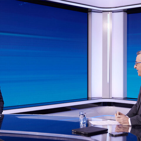 Στιγμιότυπο από τη συνέντευξη του Κυριάκου Μητσοτάκη στην ΕΡΤ