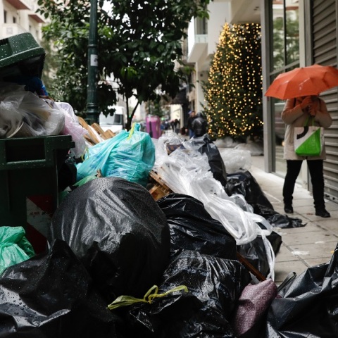  Θεσσαλονίκη: Αυξημένος ο όγκος των απορριμμάτων κατά 50% στο κέντρο της πόλης λόγω Τσικνοπέμπης