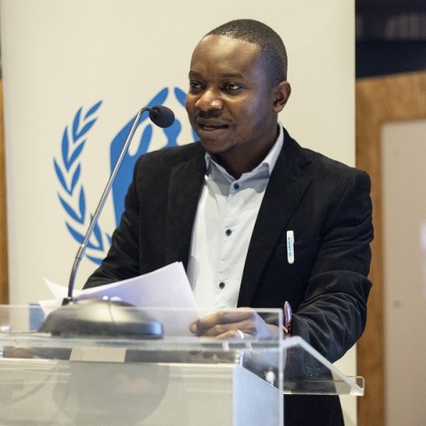 Ζυλιέν Μακαλού: Από τα παγκάκια της πλατείας Αμερικής, πρώτος στο πανεπιστήμιο και σήμερα επιχειρηματίας