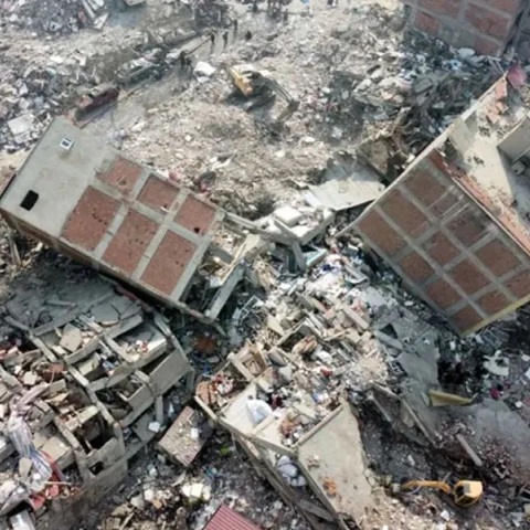 Τουρκία: Τρεις άνθρωποι ανασύρθηκαν ζωντανοί από τα ερείπια 296 ώρες μετά τον σεισμό