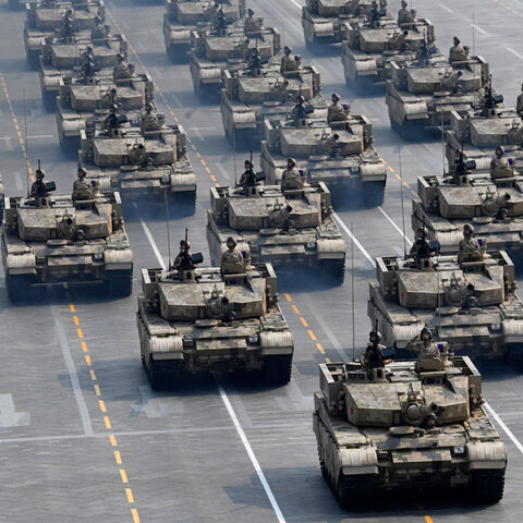 Κινεζικά τανκς σε στρατιωτική παρέλαση στο Πεκίνο