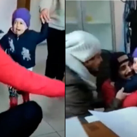 Πατέρας αγκαλιάζει ξανά την κόρη του μετά τον σεισμό στην Τουρκία