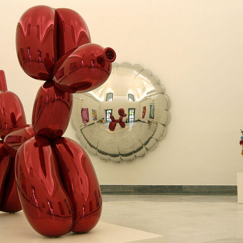 ΗΠΑ: Επισκέπτρια γκαλερί έσπασε γλυπτό "Balloon Dog" του καλλιτέχνη Τζεφ Κουνς