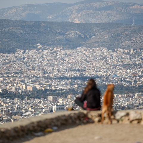 Καιρός σήμερα: Λιακάδα και 20αρια την Πέμπτη στη χώρα
