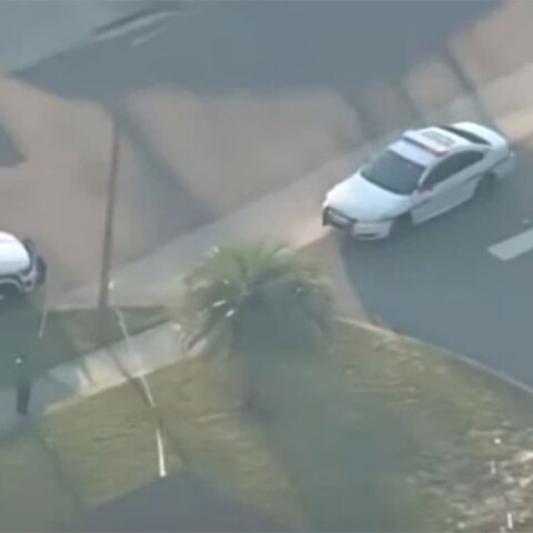 Δυνάμεις της αστυνομίας στο σημείο όπου σημειώθηκε η επίθεση ενόπλου στη Φλόριντα