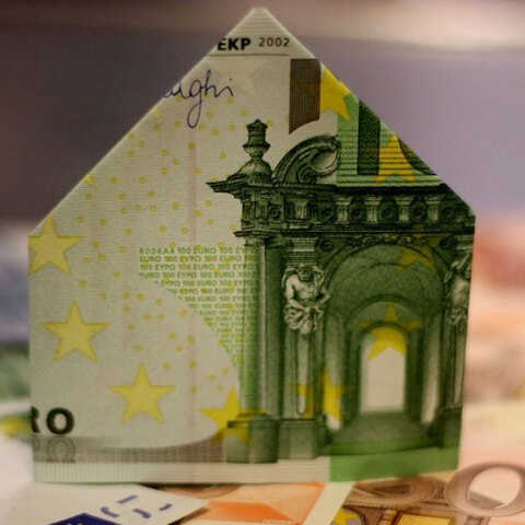 Τα «κόκκινα» δάνεια προβληματίζουν το Υπουργείο Οικονομικών