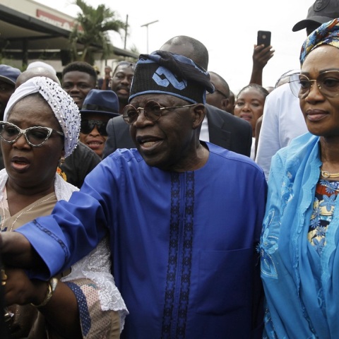 Προεδρικές εκλογές στη Νιγηρία: Ο Μπόλα Τινούμπου, ο υποψήφιος του κυβερνώντος κόμματος, ανακυρύσσεται εκλεγμένος νέος αρχηγός του κράτους (εκλογική επιτροπή)	