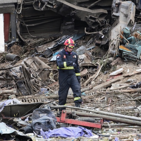 Τέμπη: Δημοσία δαπάνη οι κηδείες των θυμάτων