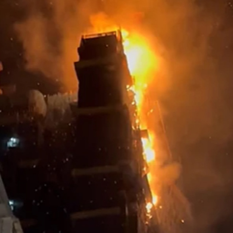 Φωτιά σε υπό κατασκευή ουρανοξύστη στο Χονγκ Κονγκ