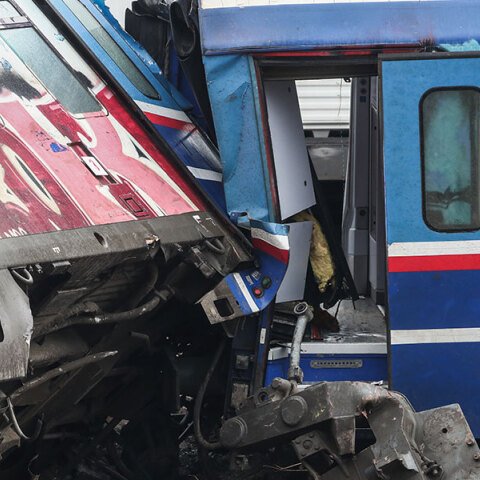 Βαγόνια από το μοιραίο τρένο στα Τέμπη