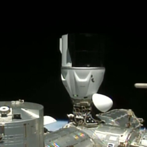 Το σκάφος Dragon της Space X με την αποστολή Crew 6 έχει προσδεθεί στον Διεθνή Διαστημικό Σταθμό