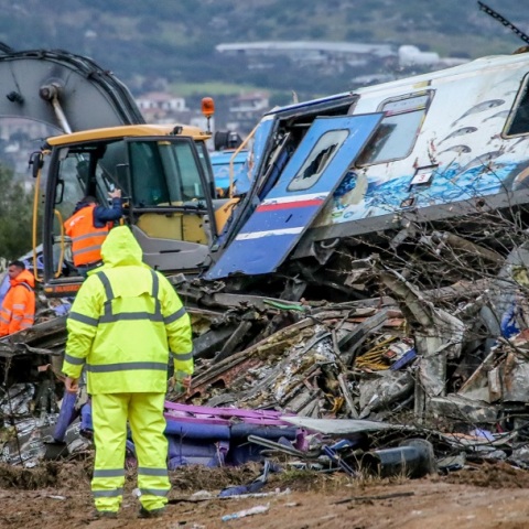 «Δεν βρήκε να κάτσει στο κυλικείο, ήταν γεμάτο φοιτητές γιατί είχε πρίζες φόρτισης» - Μητέρα διασωθέντος περιγράφει