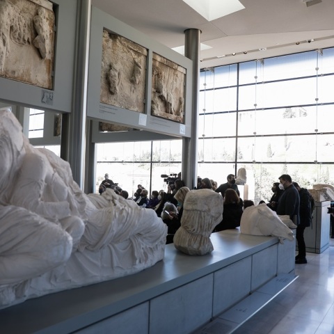 «Η Αφροδίτη με το χρυσό μπικίνι»- Ένας απρόσμενος επισκέπτης στο Μουσείο Ακρόπολης	