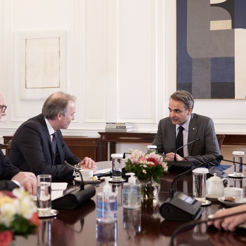 Τέμπη - Συνάντηση Μητσοτάκη με την αποστολή της Κομισιόν: Η αναβάθμιση των σιδηροδρόμων το θέμα συζήτησης