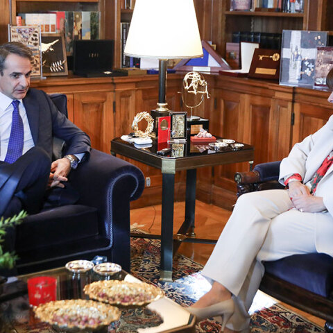 Κυριάκος Μητσοτάκης και Κατερίνα Σακελλαροπούλου σε συνάντηση στο Προεδρικό Μέγαρο