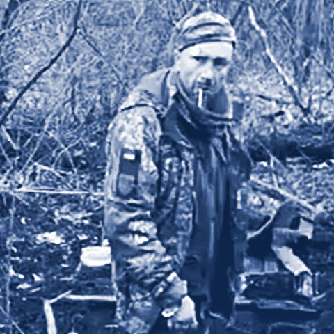 Στιγμιότυπο από το βίντεο με τον Ουκρανό αιχμάλωτο πολέμου Τάιμοφιι Σαντούρα, λίγο πριν τον εκτελέσουν οι Ρώσοι