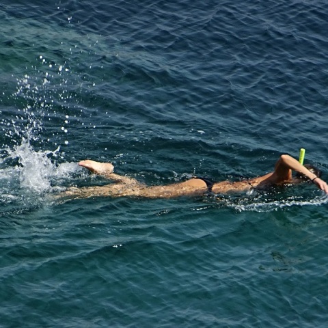 Βουλιαγμένη: Επικίνδυνοι μικροοργανισμοί στη θάλασσα εντοπίστηκαν σε ανάλυση του ΠΑΚΟΕ
