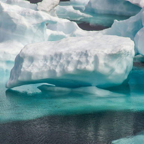 Λιώνουν οι πάγοι στην Αρκτική
