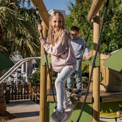 Μεταξουργείο: Νέα, σύγχρονη και εξοπλισμένη παιδική χαρά από τον δήμο Αθηναίων