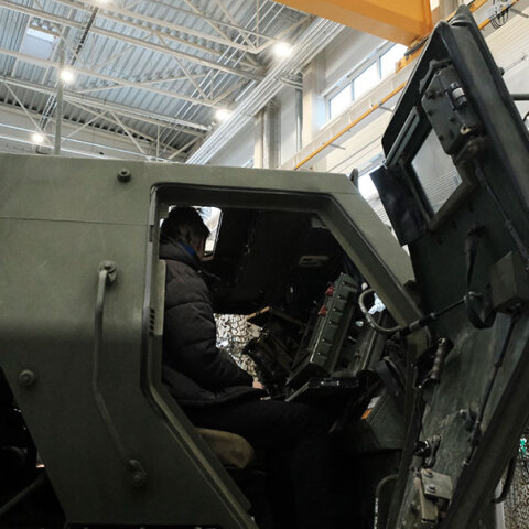 Αμερικανικό στρατιωτικό όχημα με εκτοξευτήρες πυραύλων HIMARS