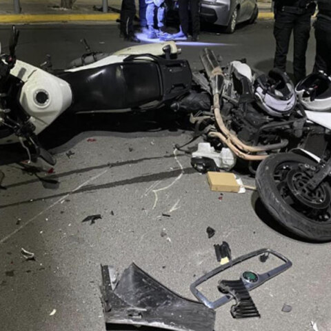 Αυτοκίνητο έπεσε πάνω σε μηχανές της ΔΙΑΣ και περιπολικό 