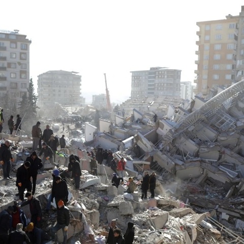 Σεισμός στην Τουρκία: Η Κομισιόν προσφέρει 1 δισεκ. ευρώ για να βοηθήσει