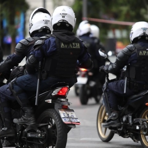 Γλυφάδα: Έκρηξη τα ξημερώματα - Εμπρηστικός μηχανισμός σε δυο ΙΧ