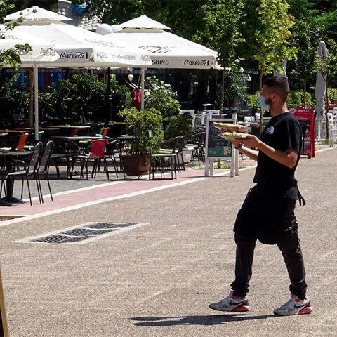 Εργαζόμενος στην εστίαση