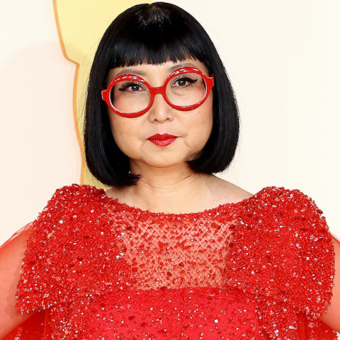 Shirley Kurata: Ποια είναι η ιστορία, το στιλ και η φιλοσοφία της υποψήφιας για Όσκαρ ενδυματολόγου της ταινίας Τα Πάντα Όλα. 