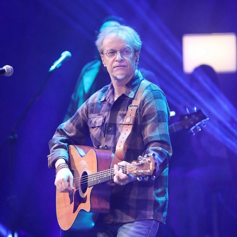 Ο Μίλτος Πασχαλίδης τραγουδάει Ελένη Φουρέιρα και γίνεται viral