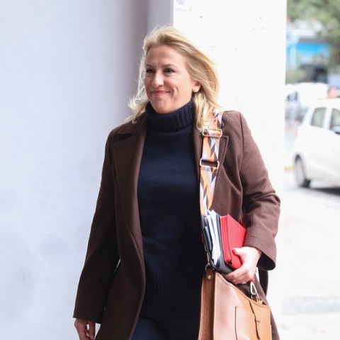 «Δεν γεμίζει το ψυγείο»: Το βίντεο με την επανεμφάνιση της Ρένας Δούρου