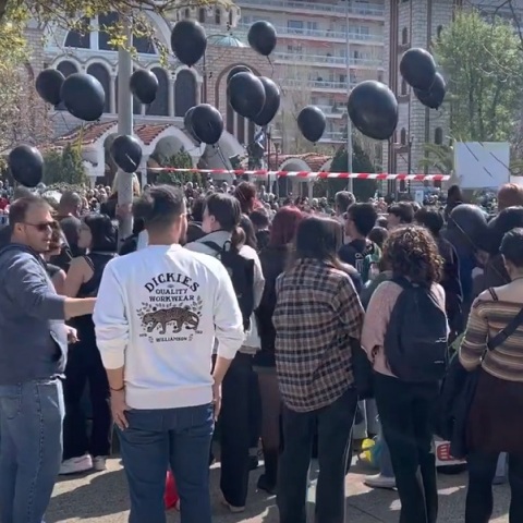 25η Μαρτίου: Διαμαρτυρία φοιτητών για τα Τέμπη στην παρέλαση της Θεσσαλονίκης