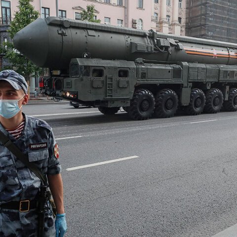 Ρωσικός πυρηνικός πύραυλος σε στρατιωτική παρέλαση στη Μόσχα