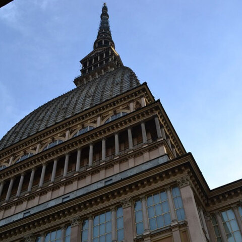 Το κτίριο Μόλε Αντονελιάνα στο Τορίνο