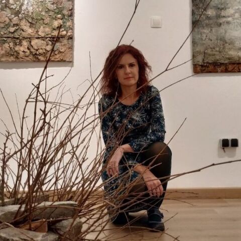 Μαρία Πασχαλίδου: Συνέντευξη με την εικαστικό για την έκθεση Συγκοινωνούντα Δοχεία που φιλοξενείται στη Nitra Gallery της Θεσσαλονίκης.