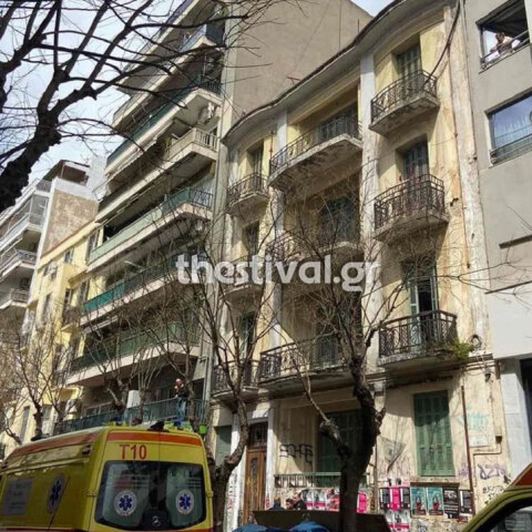 Η πολυκατοικία στη Θεσσαλονίκη από την ταράτσα της οποίας πήδηξε στο κενό η γυναίκα